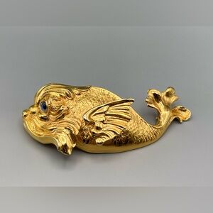 Christopher Ross Sculpture Goldfish Belt Buckle 1987, 24kt Gold Plate, Glass Eye